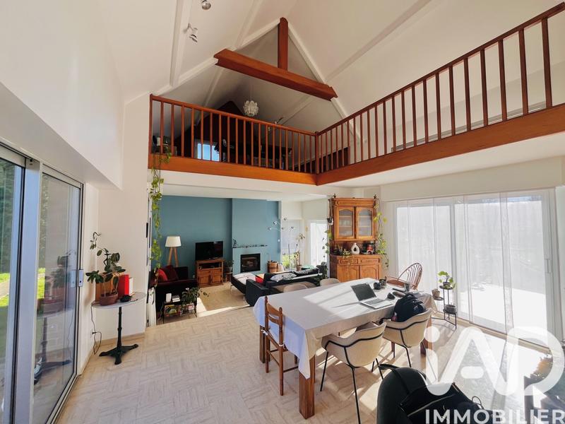 Maison - 185 m² - 6 pièces