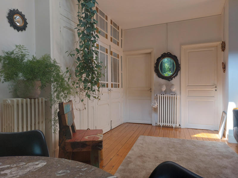 Maison - 230 m² - 6 pièces