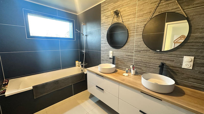 Maison - 122 m² - 5 pièces