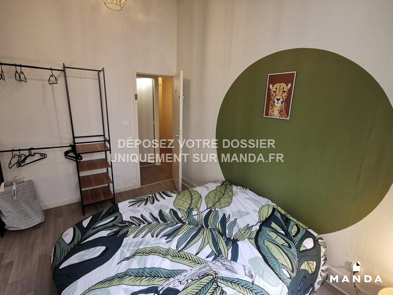 Chambre - 11 m² - 5 pièces