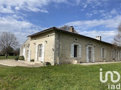 Maison - 285 m² - 10 pièces