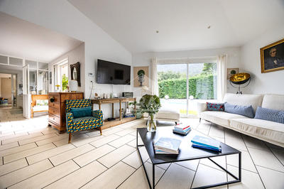 Maison - 237 m² - 8 pièces