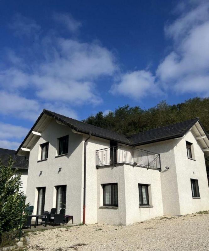 Maison - 198 m² - 5 pièces