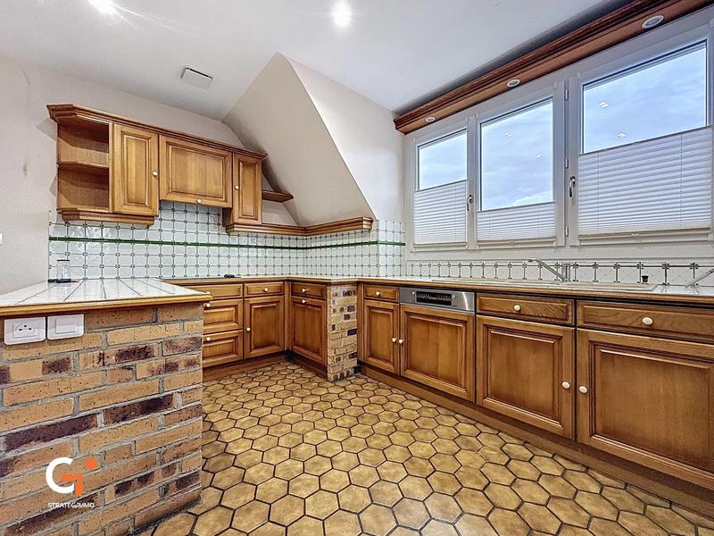 Appartement - 136 m² - 6 pièces