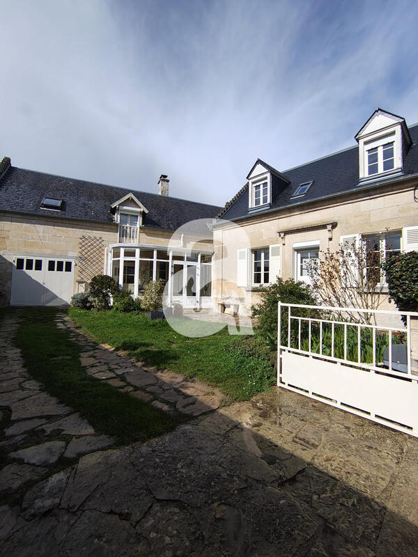 Maison ancienne - 143 m² - 7 pièces