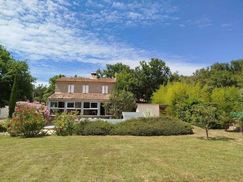 Villa - 157 m² - 6 pièces