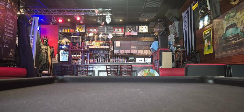 Local commercial - 85 m² - 2 pièces