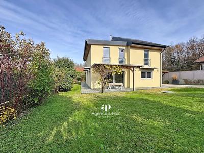 Maison - 165 m² - 6 pièces