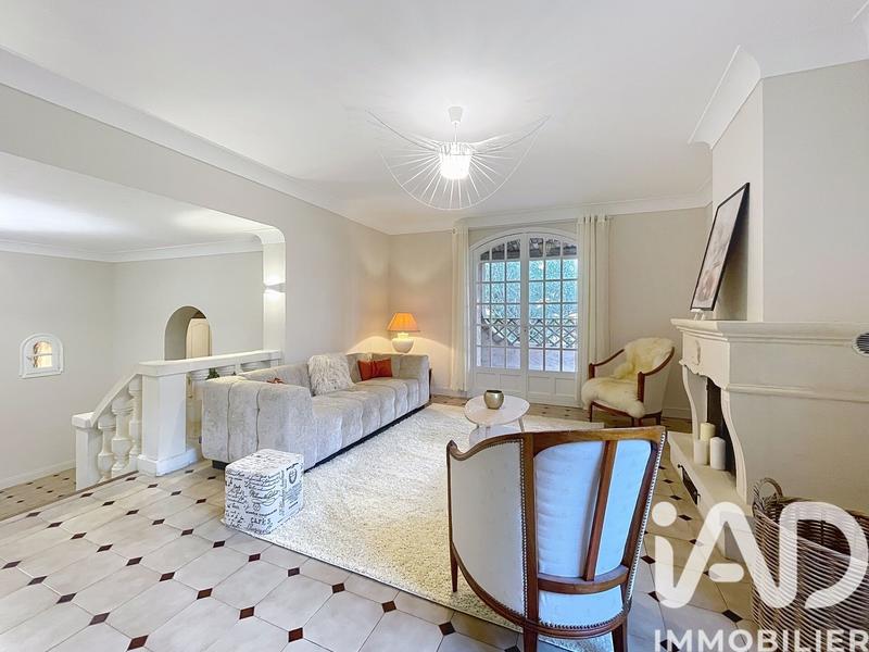 Maison - 180 m² - 7 pièces