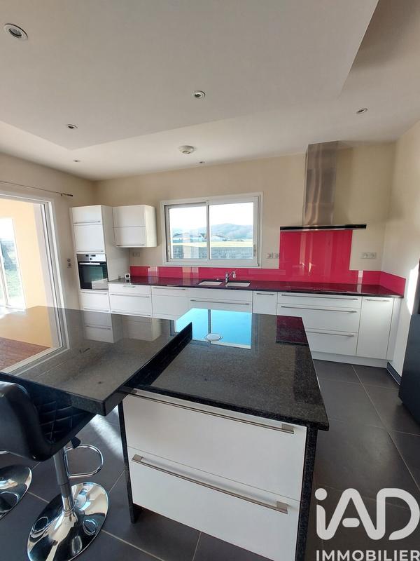 Maison - 140 m² - 5 pièces