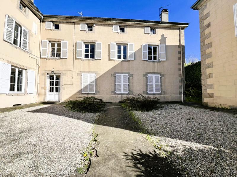 Appartement - 175 m² - 6 pièces