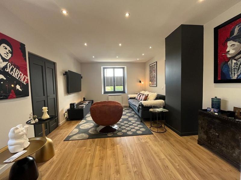 Maison - 407 m² - 9 pièces