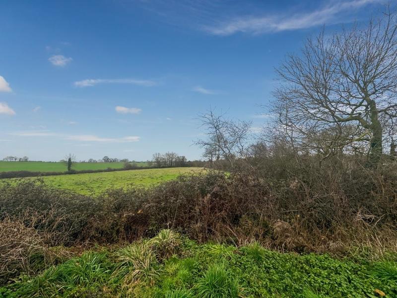 Propriété - 225 m² - 8 pièces