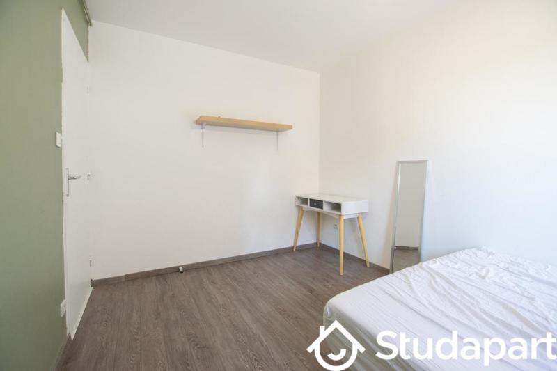Chambre - 10 m² - 1 pièce