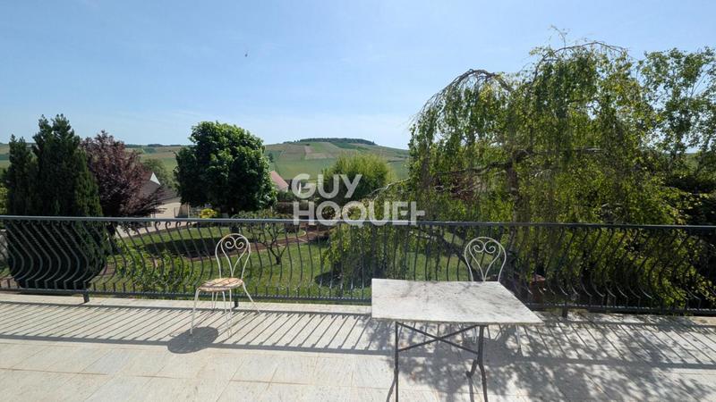 Maison - 168 m² - 8 pièces