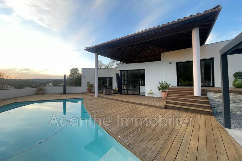 Villa - 220 m² - 6 pièces
