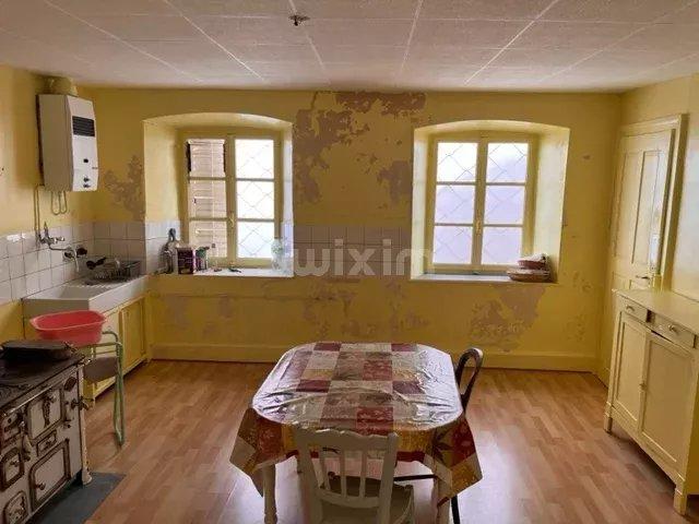 Propriété - 255 m² - 12 pièces