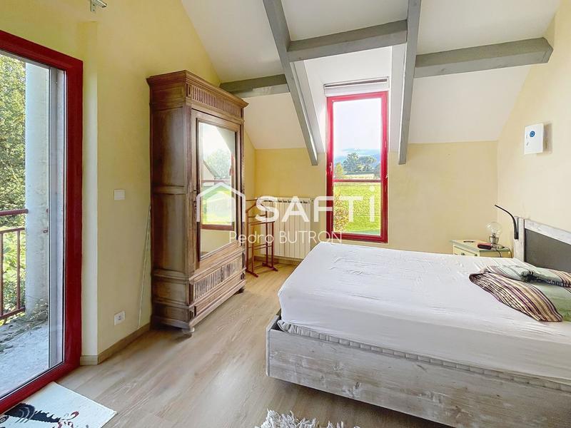 Maison - 239 m² - 6 pièces