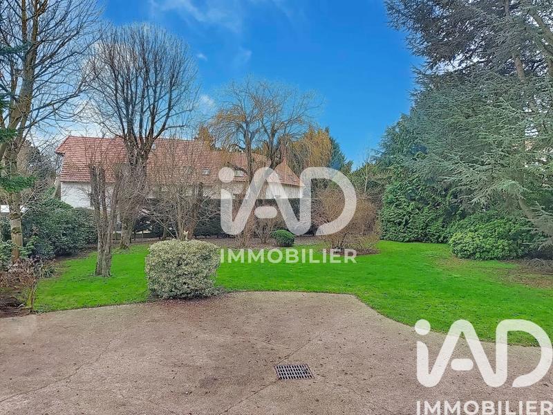 Maison de maîtres - 304 m² - 13 pièces