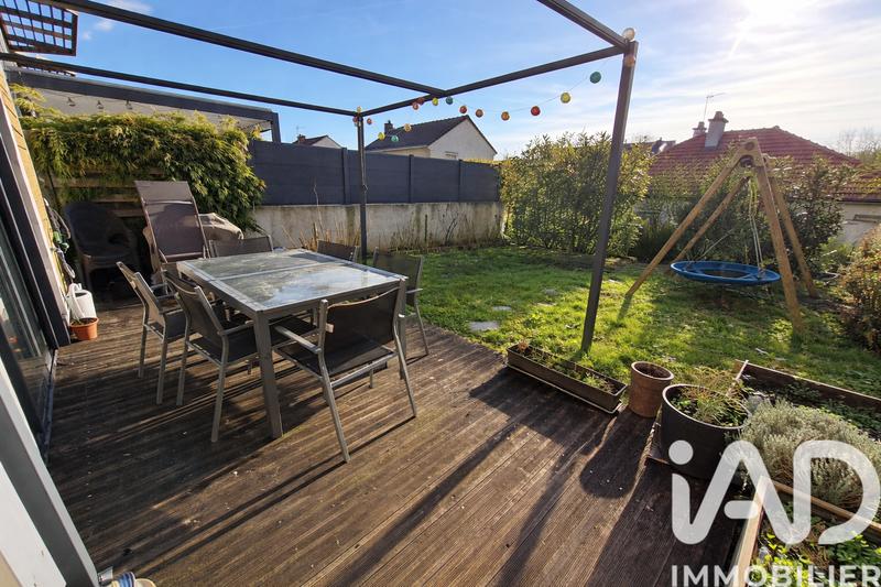 Maison - 93 m² - 5 pièces