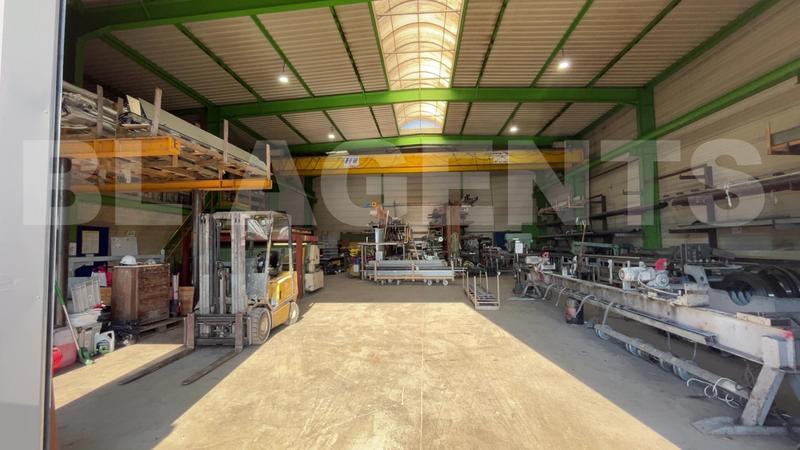Entrepôt - 550 m² - 5 pièces
