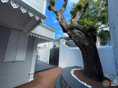 Bureau - 70 m² - 5 pièces