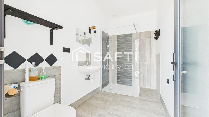Maison - 223 m² - 5 pièces