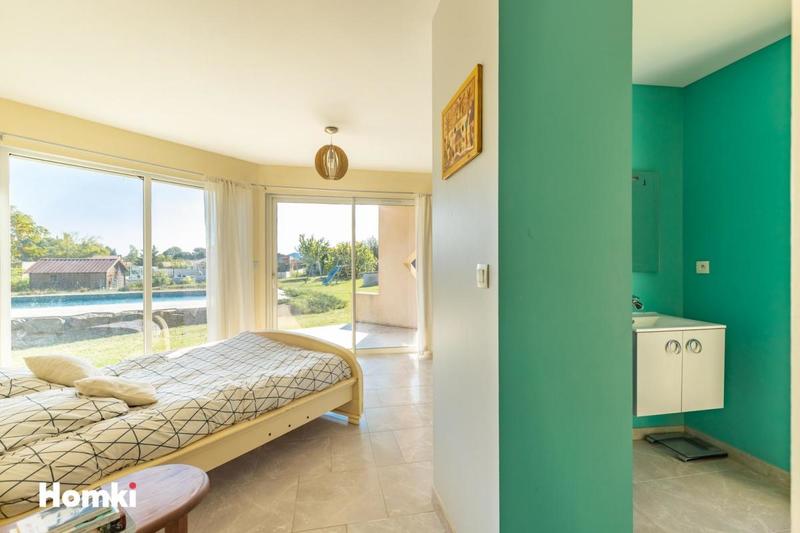 Maison - 214 m² - 7 pièces