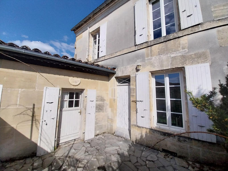 Maison - 92 m² - 5 pièces