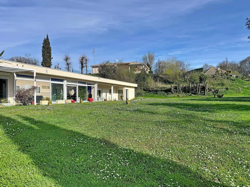 Maison - 294 m² - 6 pièces