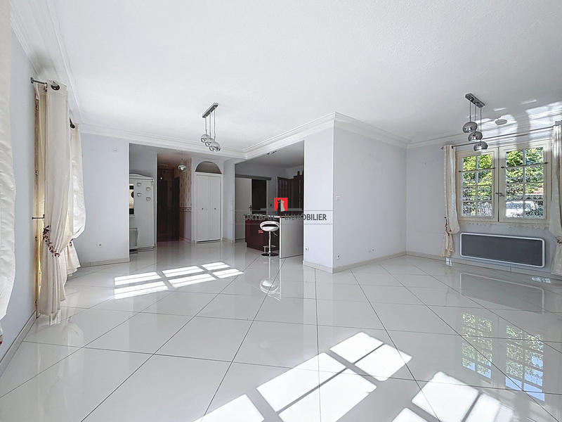 Maison traditionnelle - 110 m² - 4 pièces