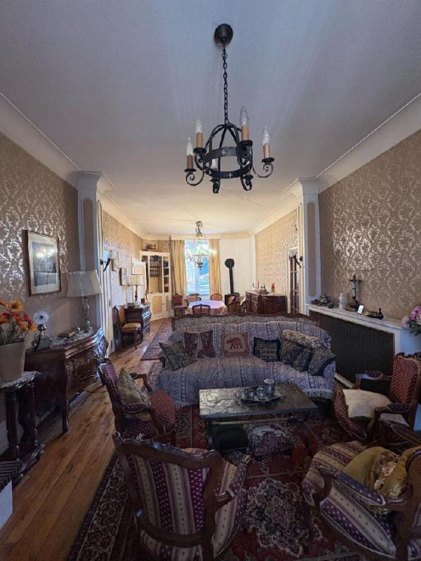 Maison - 288 m² - 13 pièces