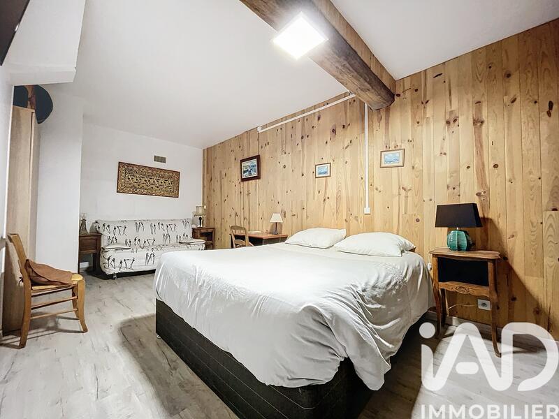 Maison de ville - 240 m² - 10 pièces