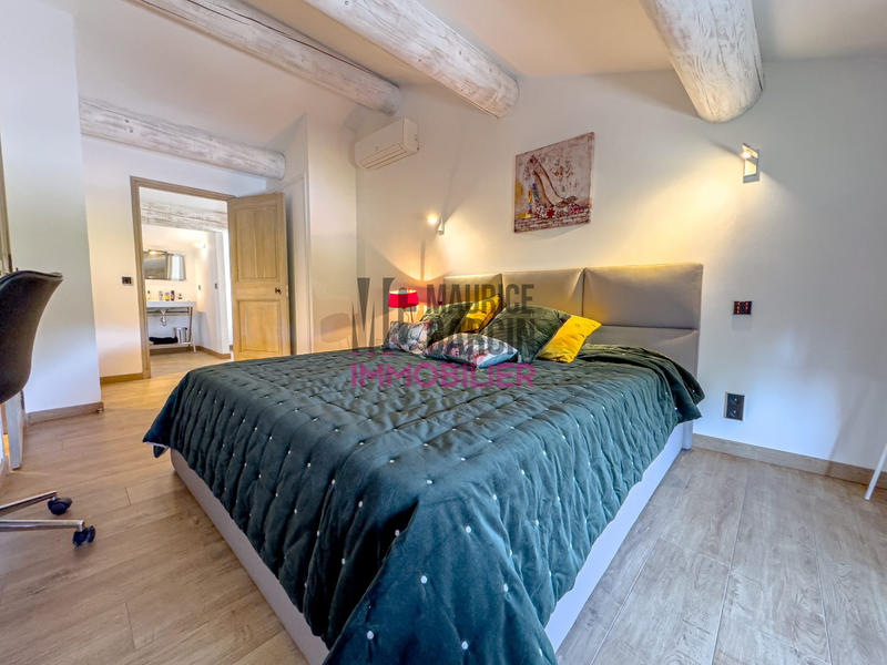 Maison - 468 m² - 7 pièces