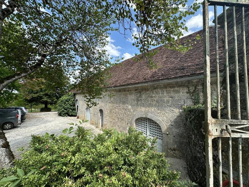 Maison de maîtres - 415 m² - 10 pièces