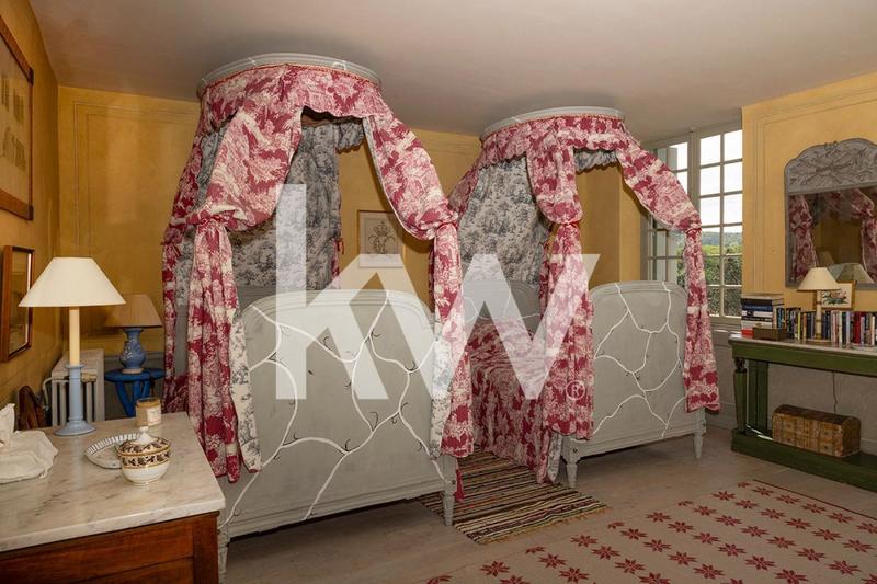 Château - 677 m² - 20 pièces