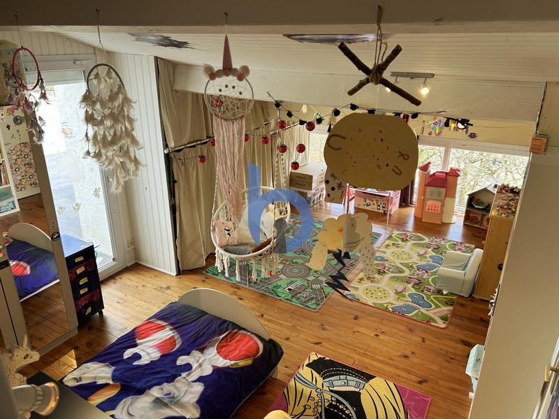 Maison - 192 m² - 6 pièces