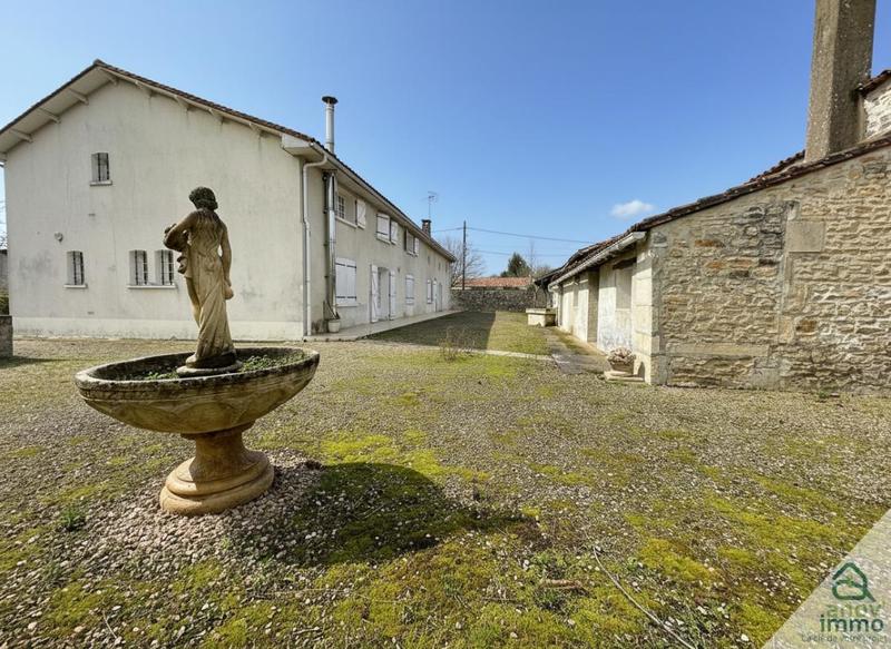 Maison - 287 m² - 9 pièces