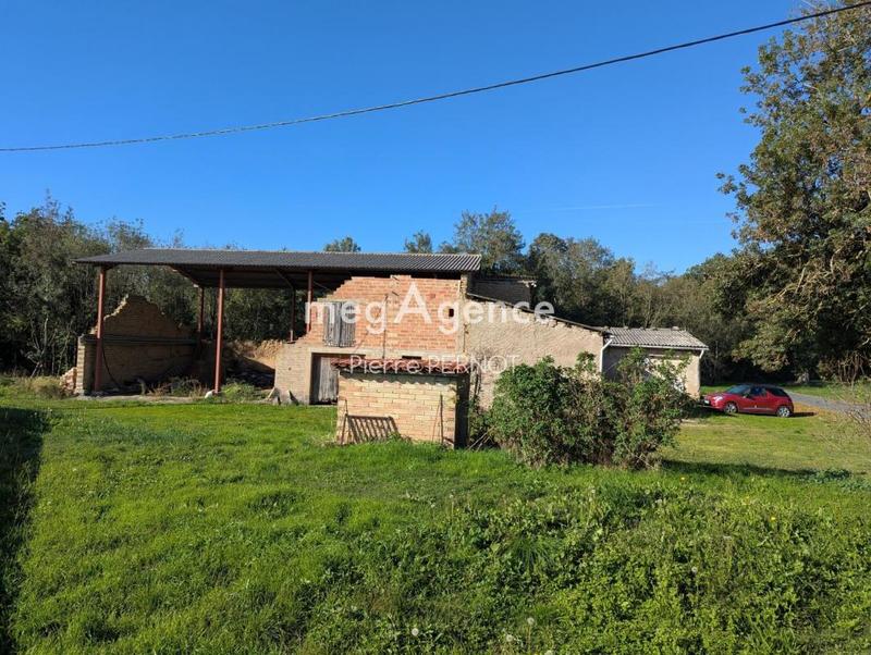 Maison - 460 m² - 9 pièces