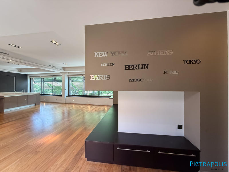 Appartement - 171 m² - 5 pièces