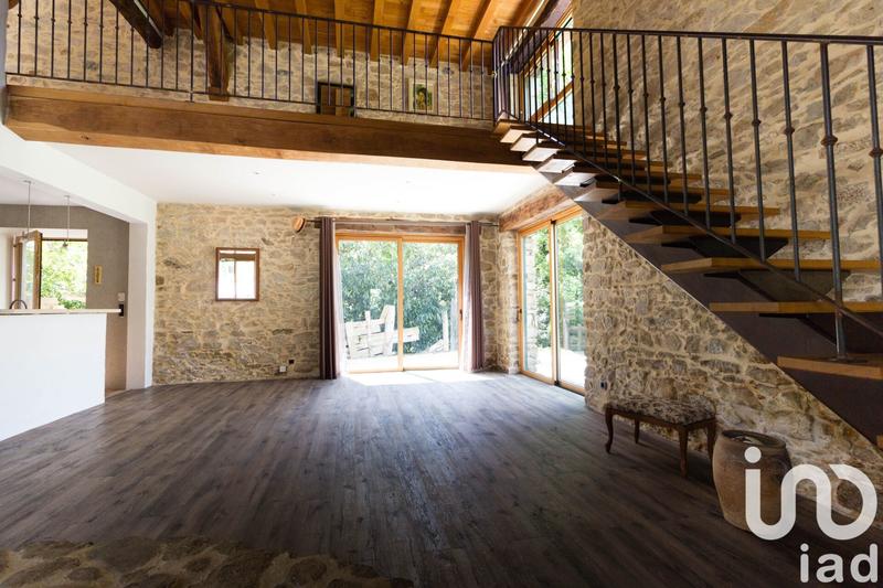 Maison - 249 m² - 7 pièces