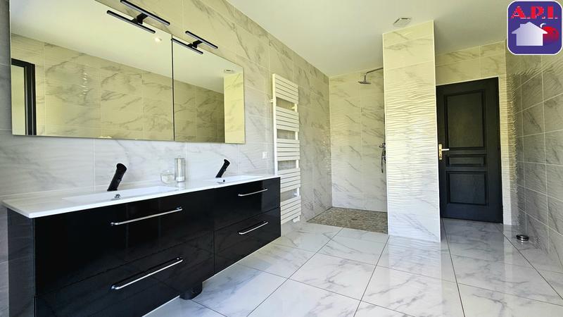 Maison - 120 m² - 4 pièces