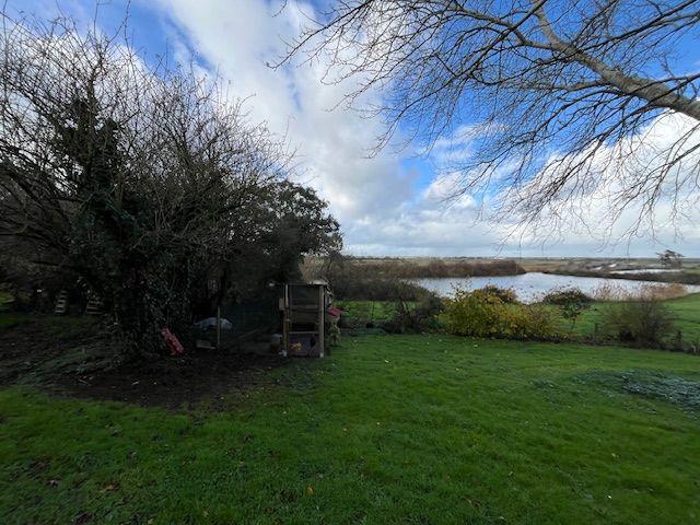 Terrain constructible - 1 200 m²