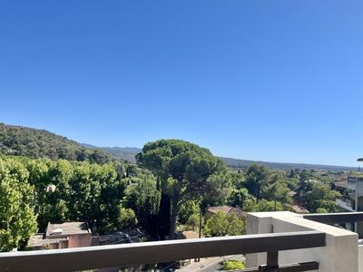 Appartement - 125 m² - 5 pièces