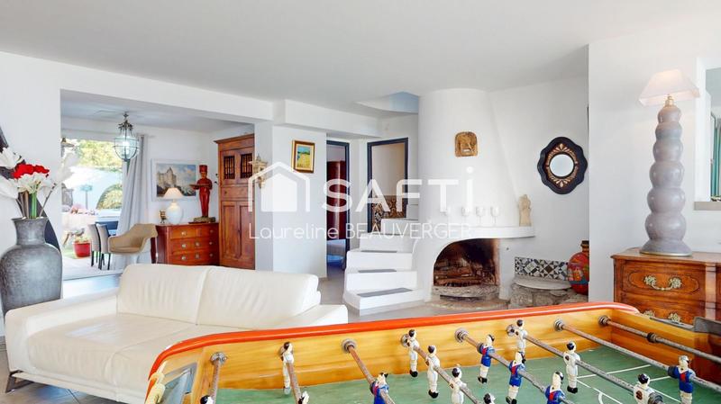 Villa - 183 m² - 8 pièces