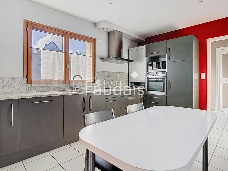 Maison - 127 m² - 6 pièces