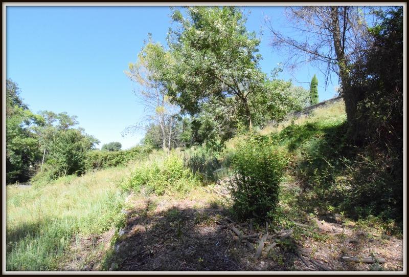 Terrain constructible - 1 557 m²