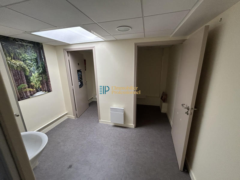 Local commercial - 170 m² - 4 pièces