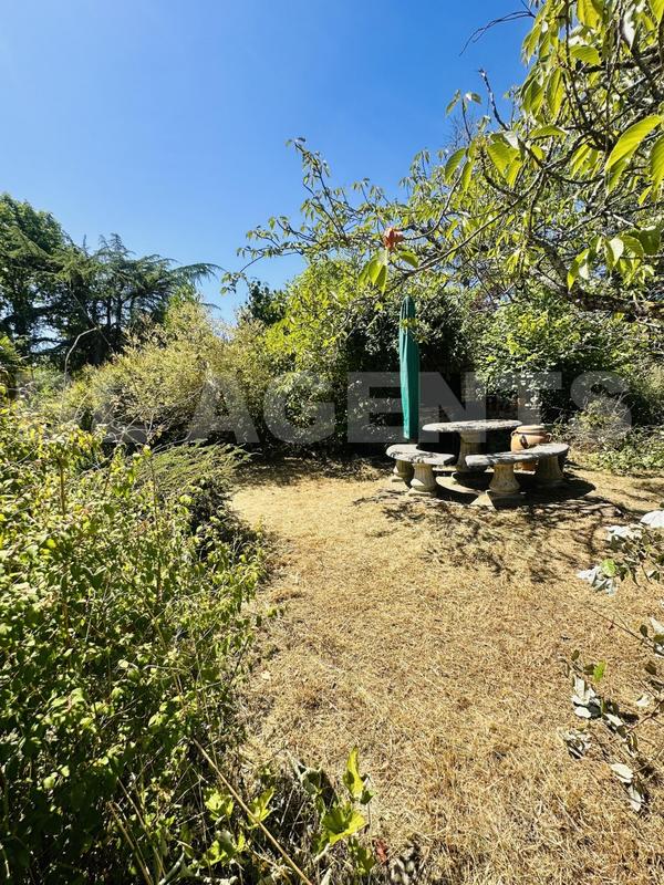 Pavillon - 150 m² - 6 pièces