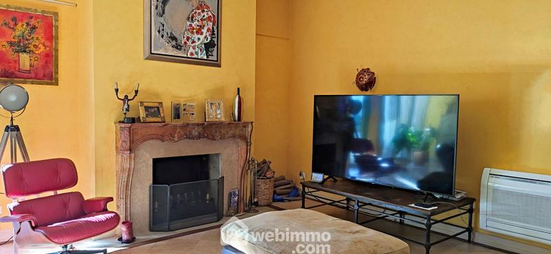 Maison - 240 m² - 7 pièces